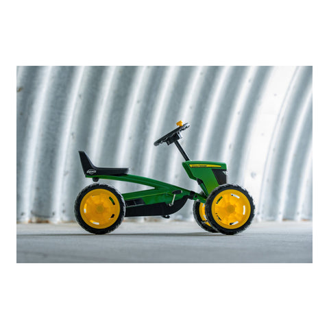 BERG Buzzy John Deere pedal kart outdoor lifestyle